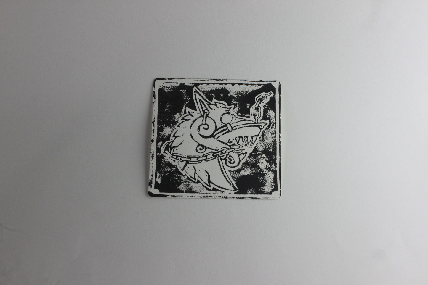 🐺 Fenrir enchaîné Mini tirage d’art en linogravure – Édition limitée à 20 exemplaires - ScarletWolf